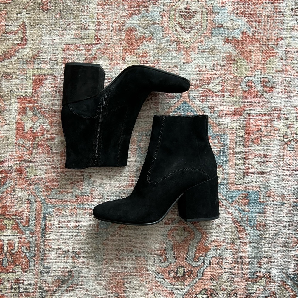 Lucky Brand Black Chunky Heel Booties